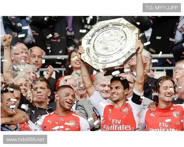 贝尔纳多·席尔瓦随曼城再夺英超，加冕多冠王