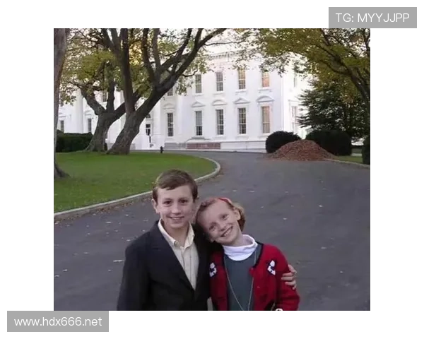 凯蒂·莱德基的生活费清单我看了一眼就把外卖退了